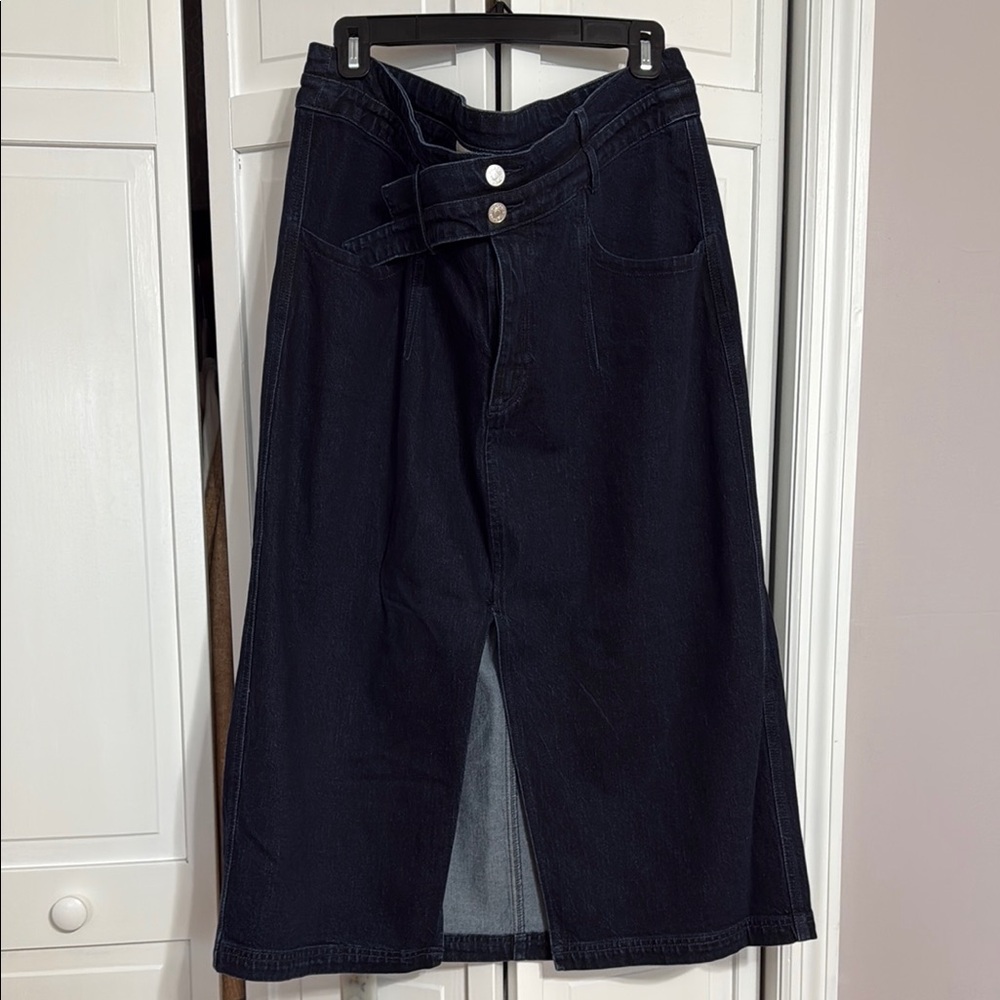 Elegant denim Midi Skirt with Slit
